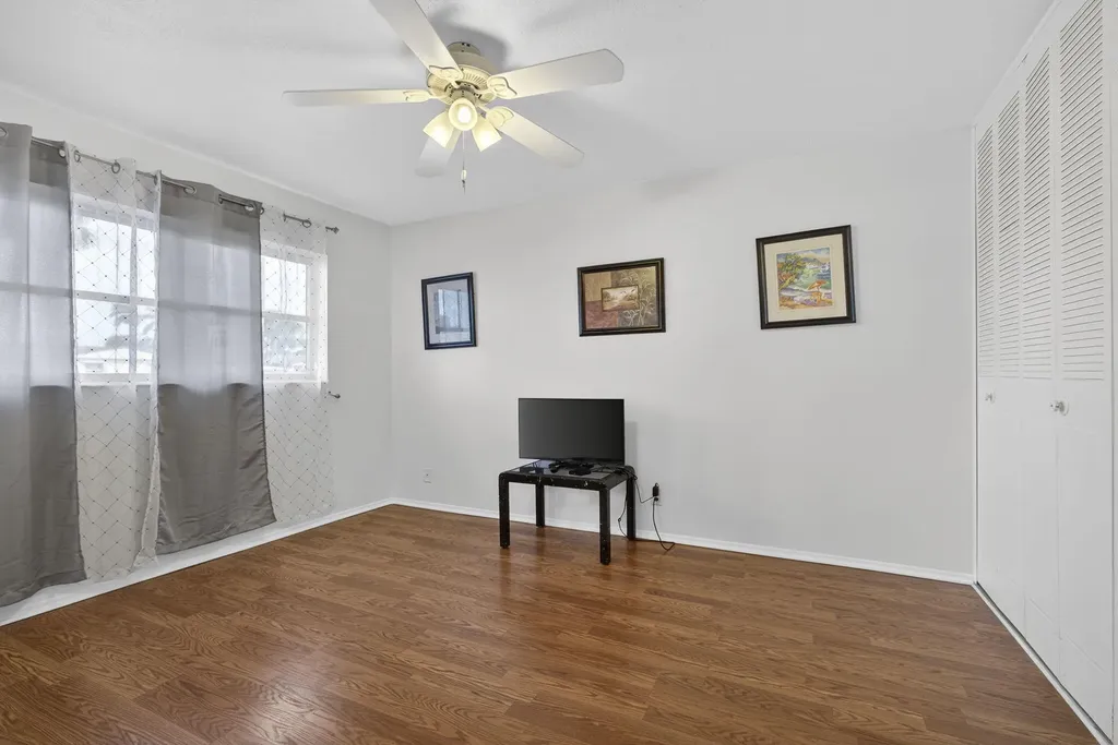 2833 Crosley Drive W West Palm Beach FL 33415