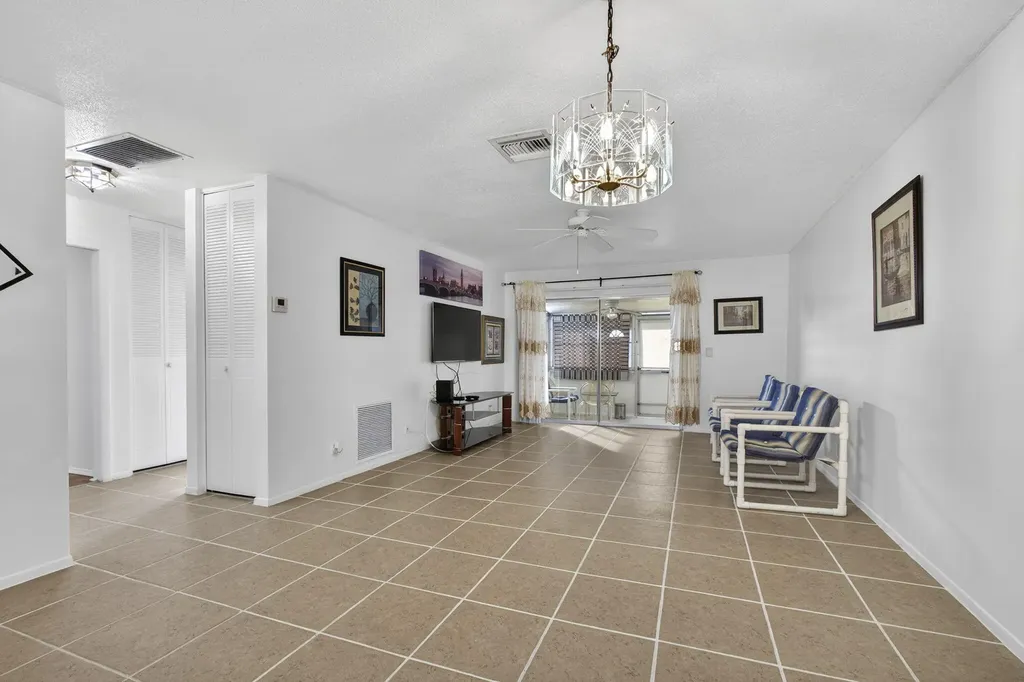 2833 Crosley Drive W West Palm Beach FL 33415