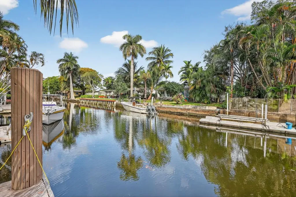 4540 SW 28th Terrace Dania Beach FL 33312