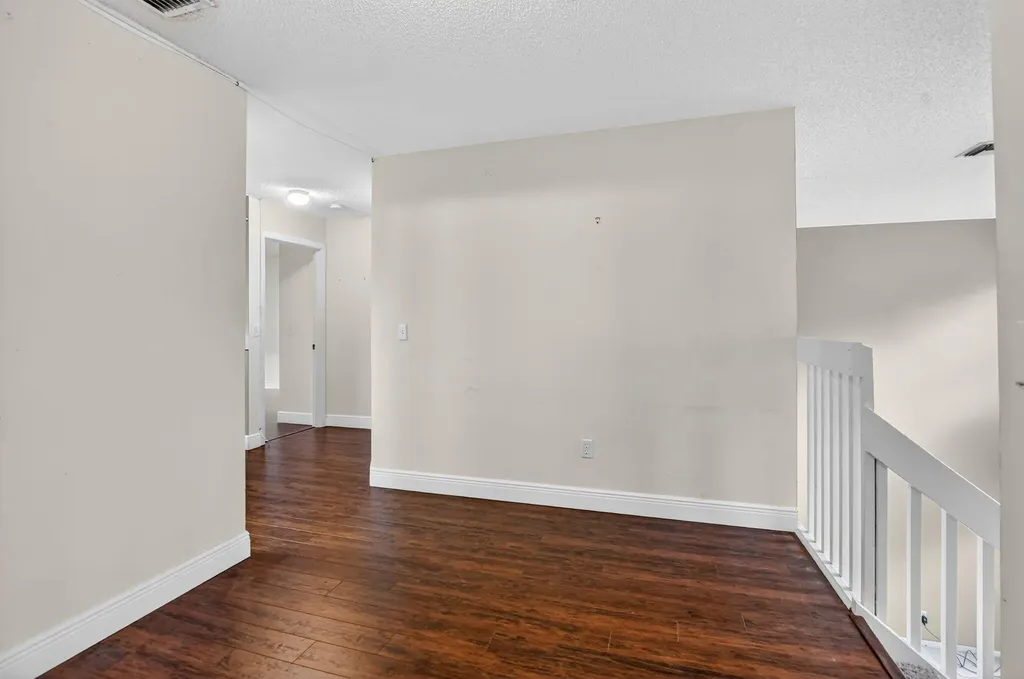 4045 NW 1st Street Delray Beach FL 33445