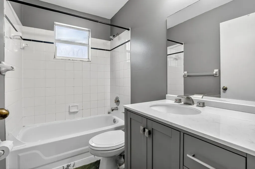 4045 NW 1st Street Delray Beach FL 33445