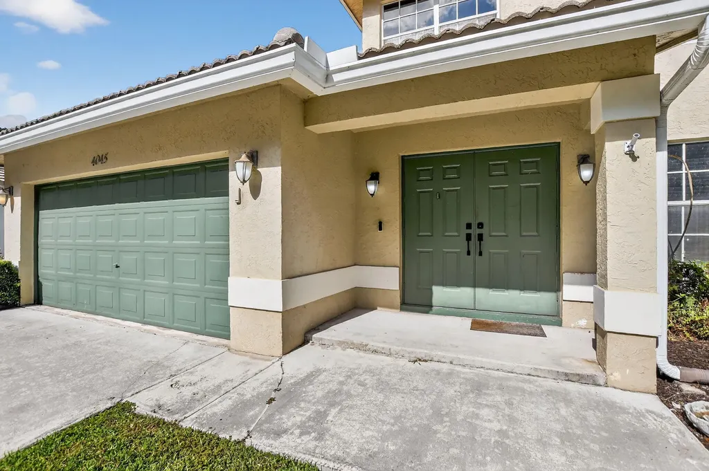4045 NW 1st Street Delray Beach FL 33445