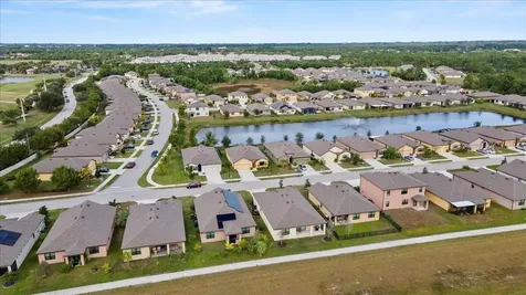 6259 NW Regent Street Port St Lucie FL 34983
