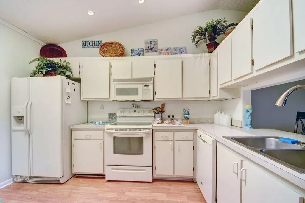 7 Farnworth Drive Boynton Beach FL 33426