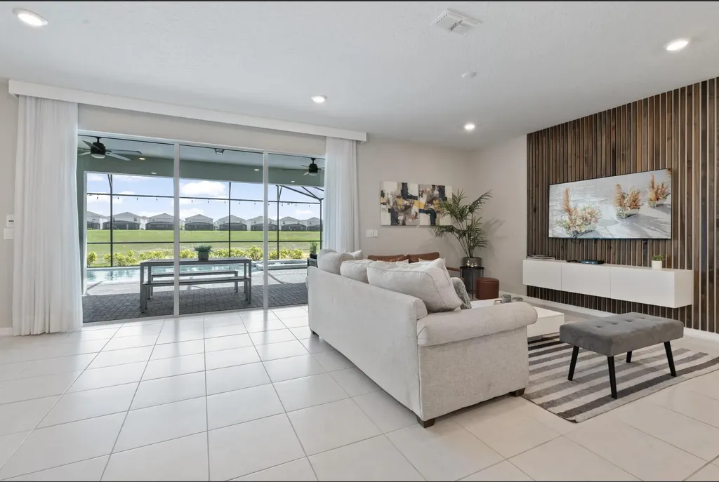 4321 Lana Avenue Davenport FL 33897
