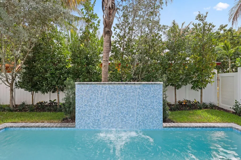 408 SE 2nd Street Delray Beach FL 33483