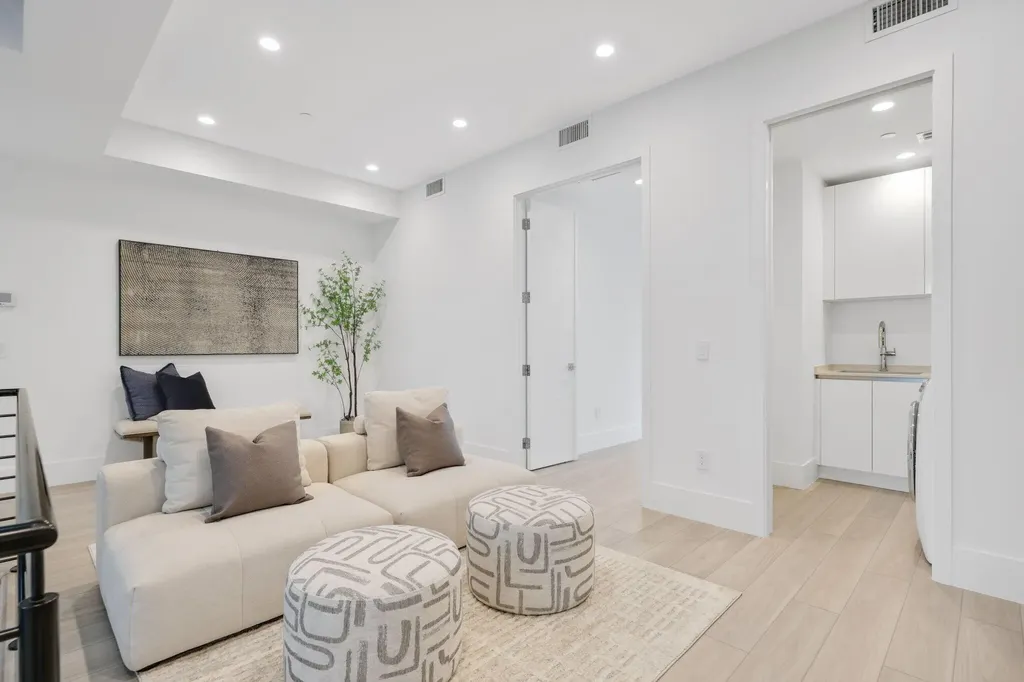 408 SE 2nd Street Delray Beach FL 33483
