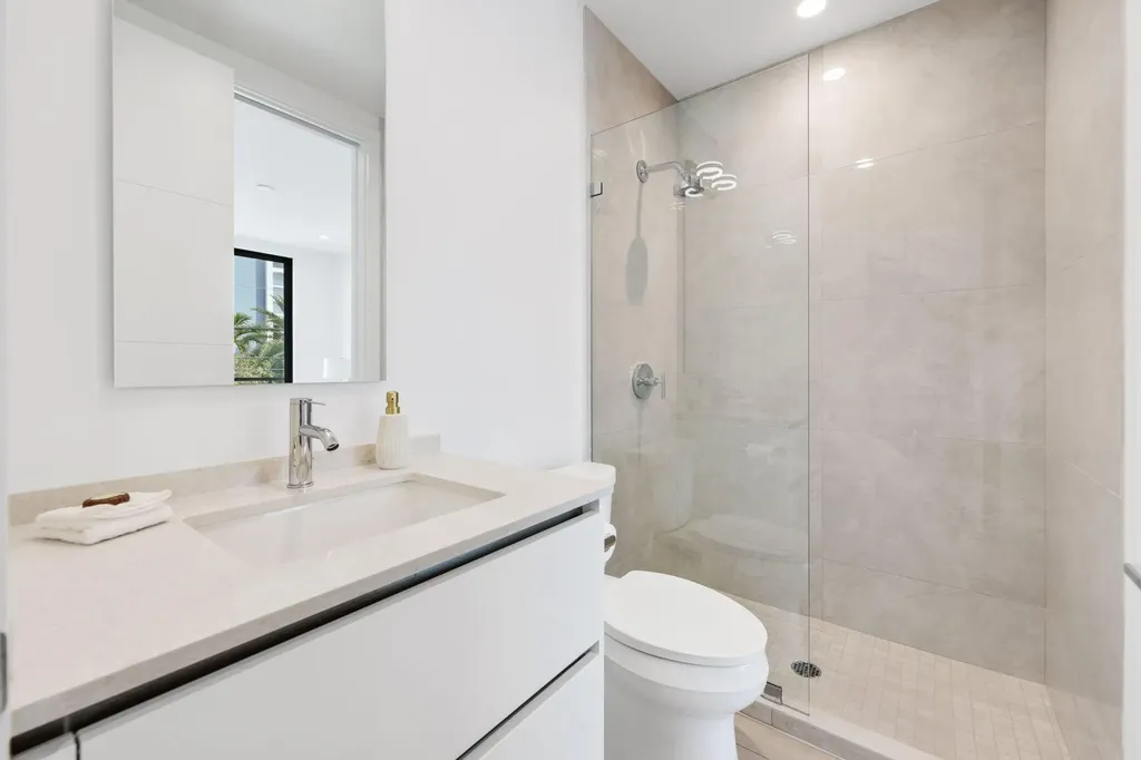 408 SE 2nd Street Delray Beach FL 33483