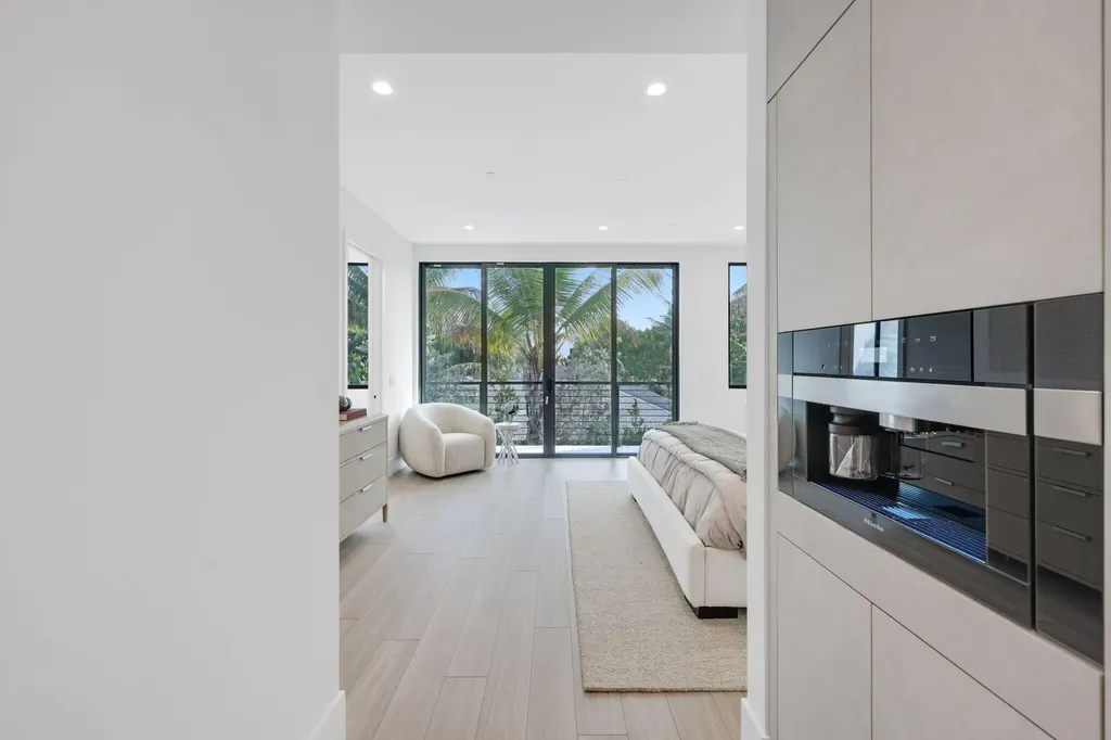 408 SE 2nd Street Delray Beach FL 33483