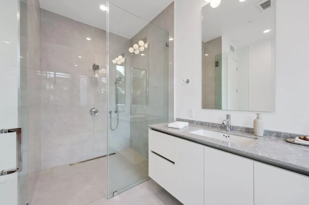 408 SE 2nd Street Delray Beach FL 33483