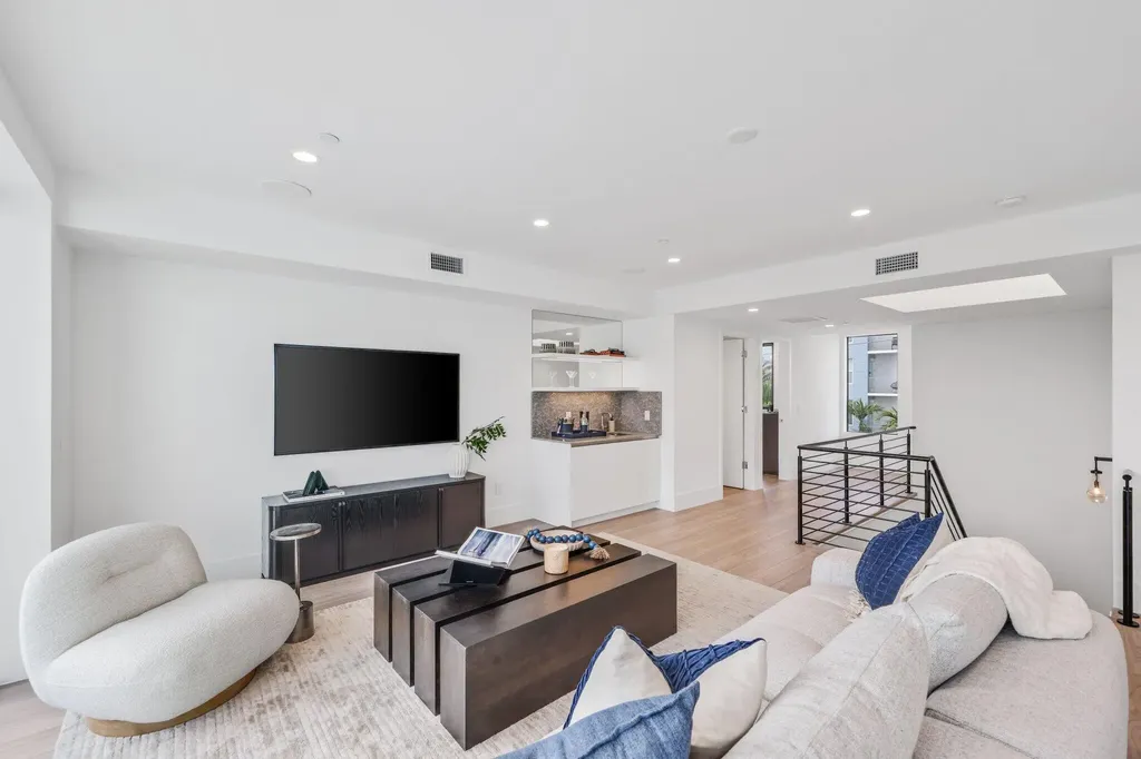 408 SE 2nd Street Delray Beach FL 33483