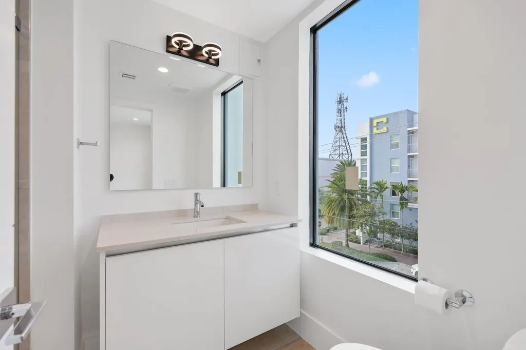 408 SE 2nd Street Delray Beach FL 33483
