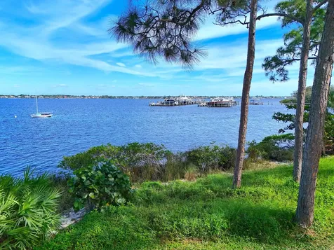 2201 NW Seagrass Drive Palm City FL 34990