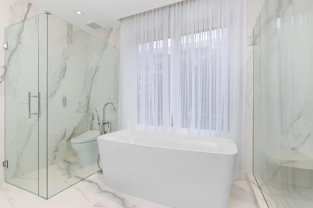 150 Bradley Place Palm Beach FL 33480