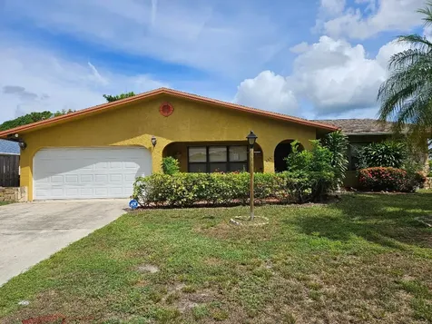 899 SE Walters Terrace Port St Lucie FL 34983