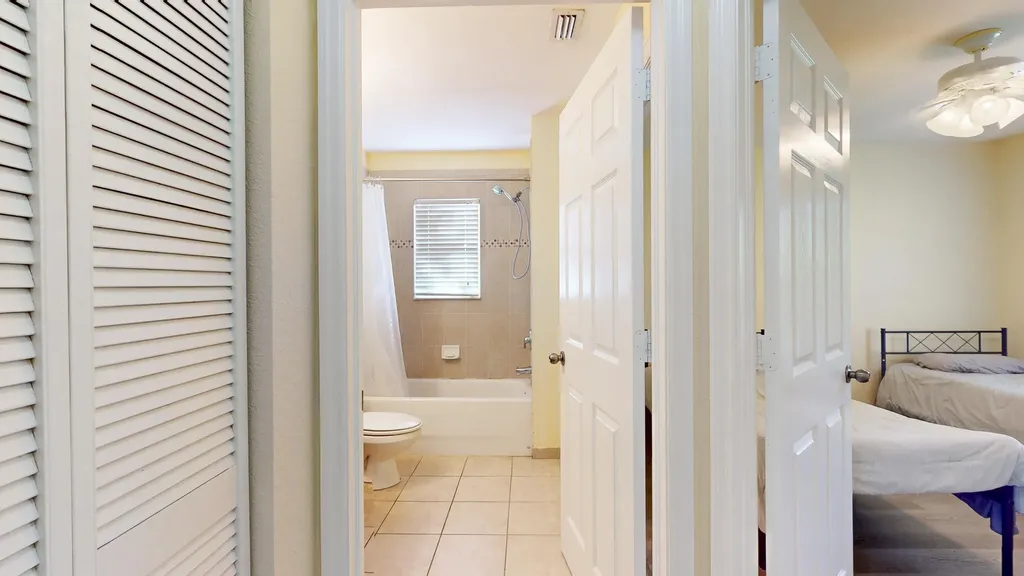 2558 SE Pineland Drive Port St Lucie FL 34952