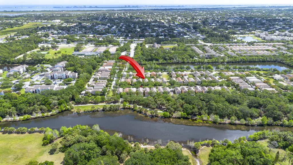 2558 SE Pineland Drive Port St Lucie FL 34952