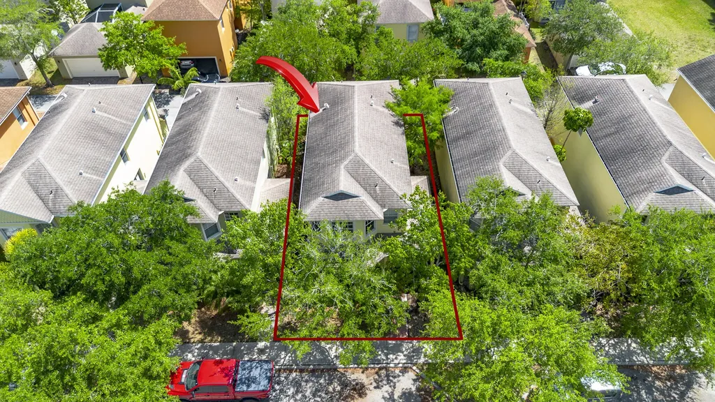 2558 SE Pineland Drive Port St Lucie FL 34952