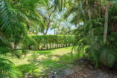 6684 Via Regina Boca Raton FL 33433