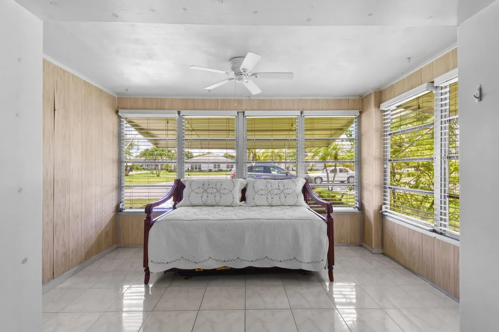 1097 Circle Terrace W Delray Beach FL 33445