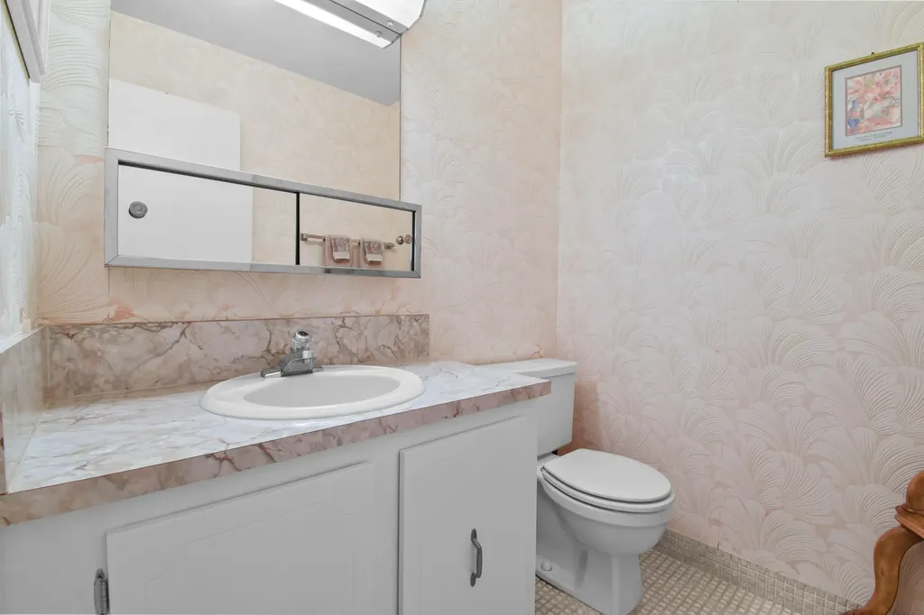 1097 Circle Terrace W Delray Beach FL 33445