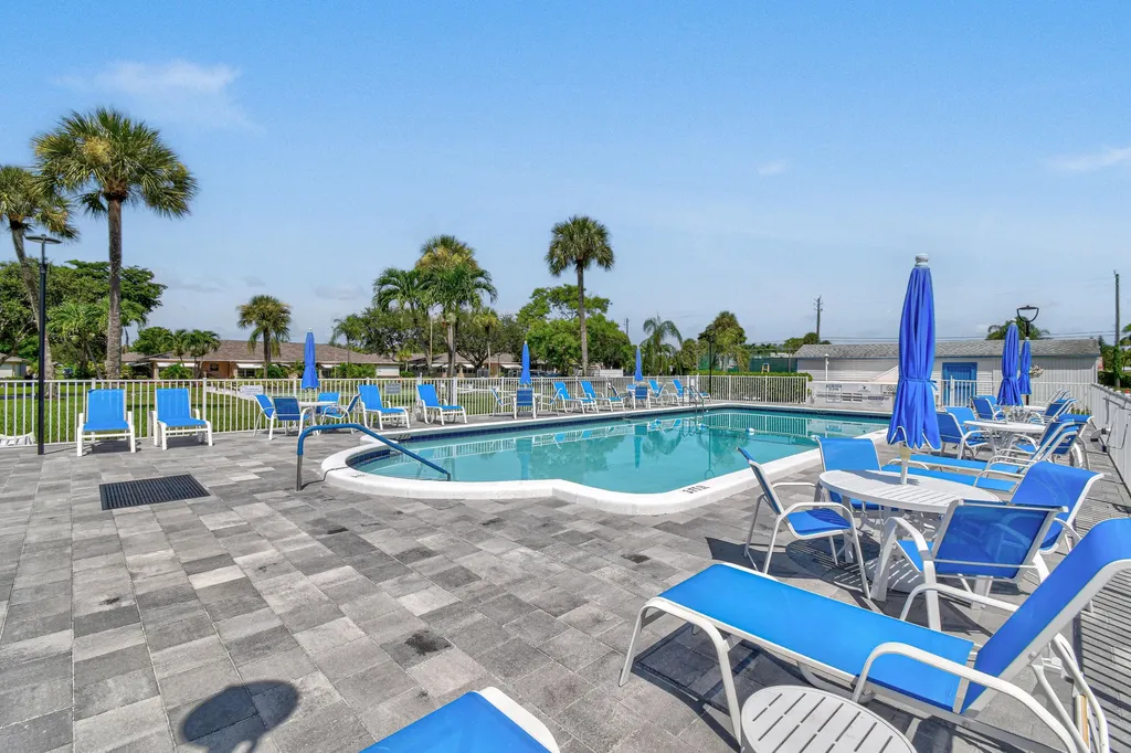 1097 Circle Terrace W Delray Beach FL 33445