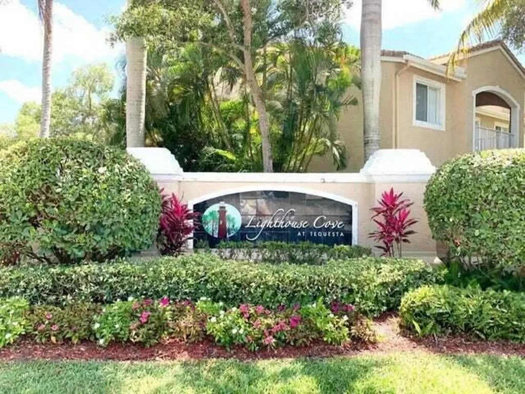 254 Village Boulevard Tequesta FL 33469