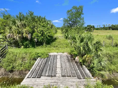 2761 E Road Loxahatchee Groves FL 33470