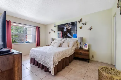 150 Lake Meryl Drive West Palm Beach FL 33411