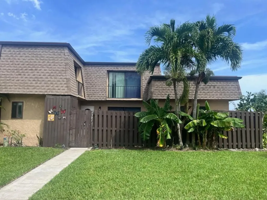 5301 Waterview Circle Palm Springs FL 33461