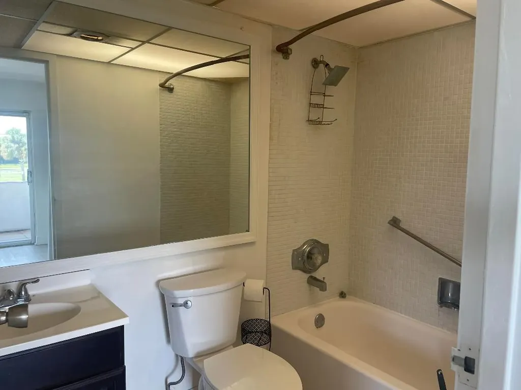 234 Saxony E Delray Beach FL 33446