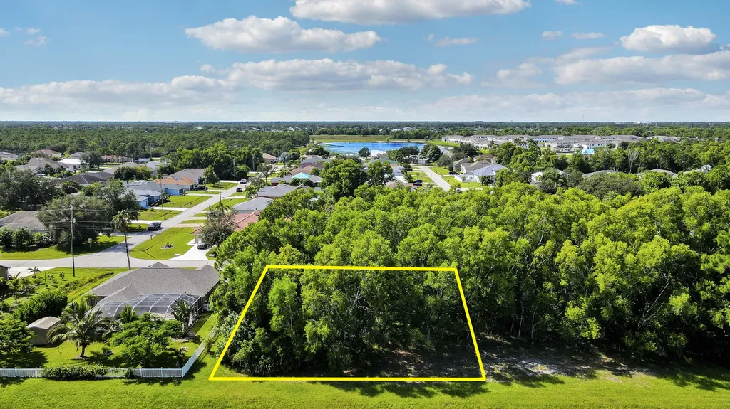 5488 NW Boydga Avenue Port St Lucie FL 34986