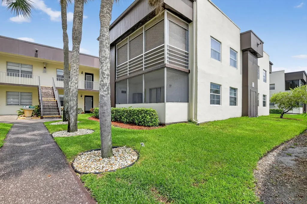 739 Normandy P Delray Beach FL 33484