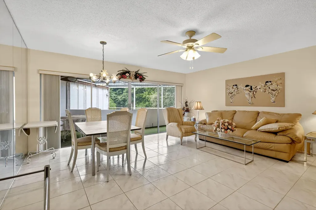 6 Greenway Village N Royal Palm Beach FL 33411