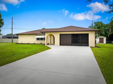 104 Lomas Court Port St Lucie FL 34952