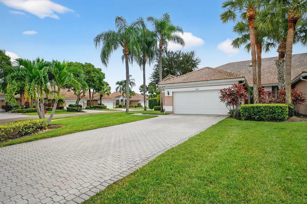 6900 Cairnwell Drive Boynton Beach FL 33472