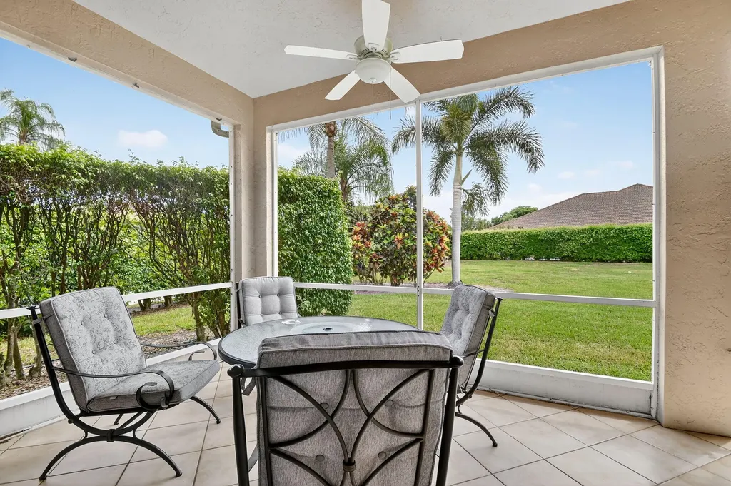 6900 Cairnwell Drive Boynton Beach FL 33472