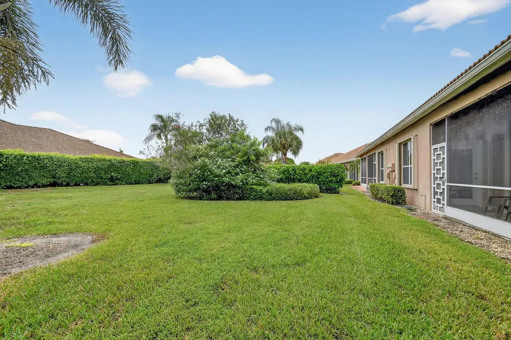 6900 Cairnwell Drive Boynton Beach FL 33472