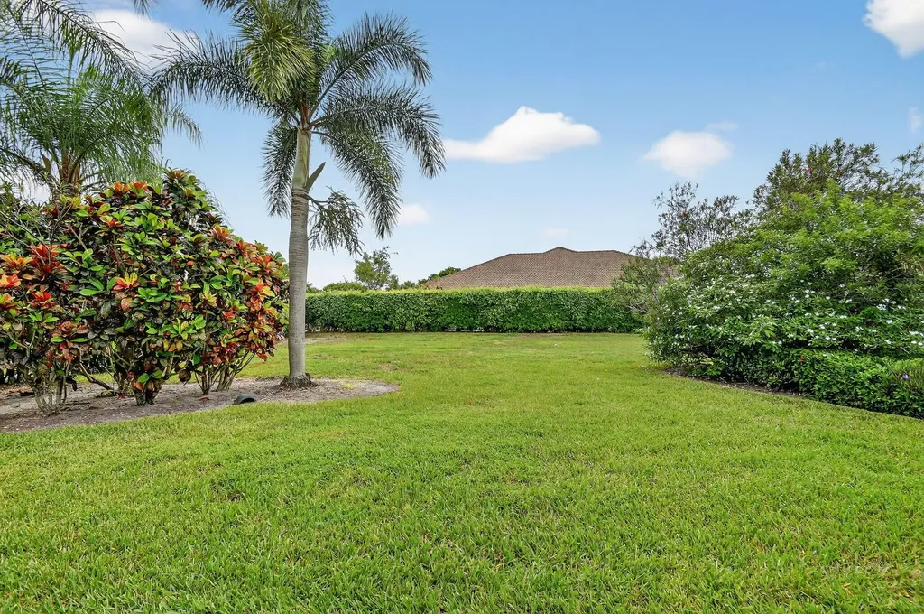 6900 Cairnwell Drive Boynton Beach FL 33472