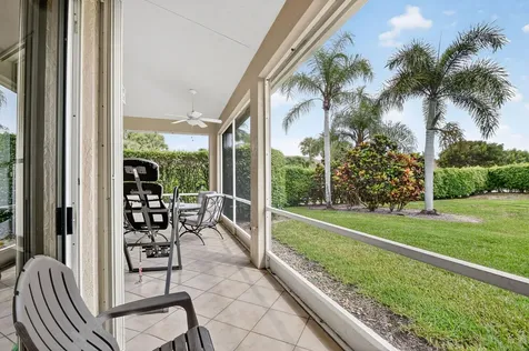 6900 Cairnwell Drive Boynton Beach FL 33472