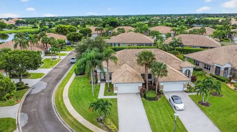 6900 Cairnwell Drive Boynton Beach FL 33472