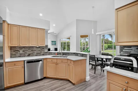 6900 Cairnwell Drive Boynton Beach FL 33472