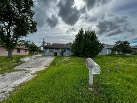 338 8th Avenue SW Vero Beach FL 32962