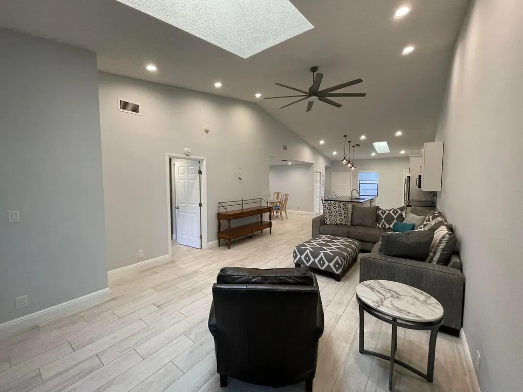 6157 Sunny Pointe Circle Delray Beach FL 33484