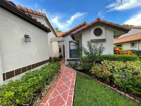 6157 Sunny Pointe Circle Delray Beach FL 33484