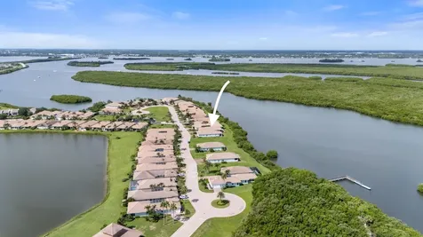1912 Lynx Drive Hutchinson Island FL 34949