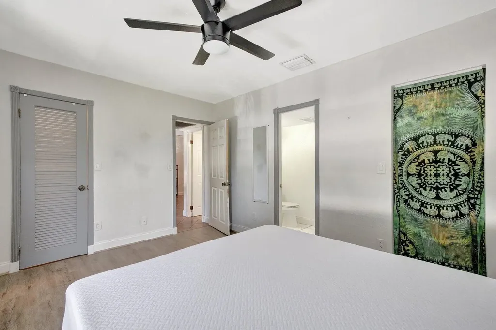 2400 NE 33rd Avenue Fort Lauderdale FL 33305