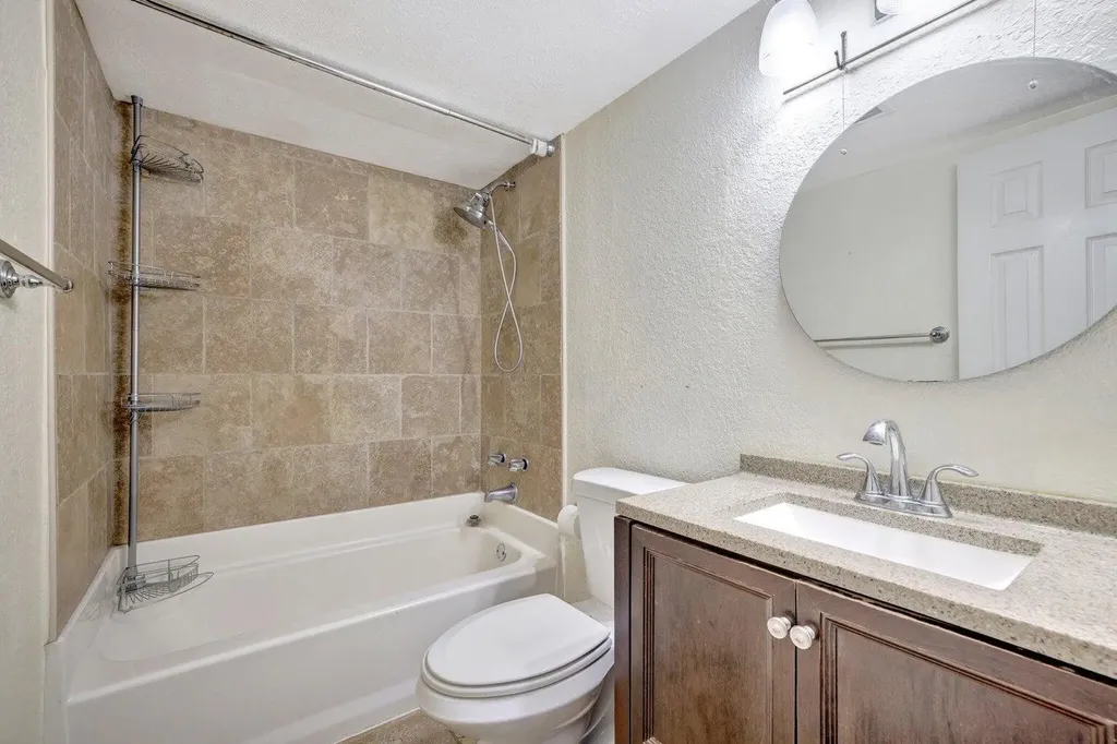 2400 NE 33rd Avenue Fort Lauderdale FL 33305