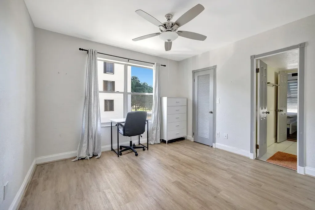 2400 NE 33rd Avenue Fort Lauderdale FL 33305