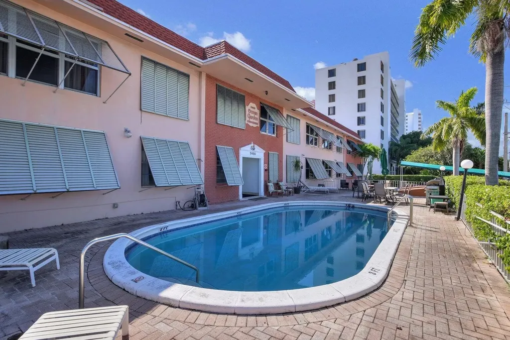 2400 NE 33rd Avenue Fort Lauderdale FL 33305